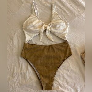 New Two-Tone Cutout Swimsuit